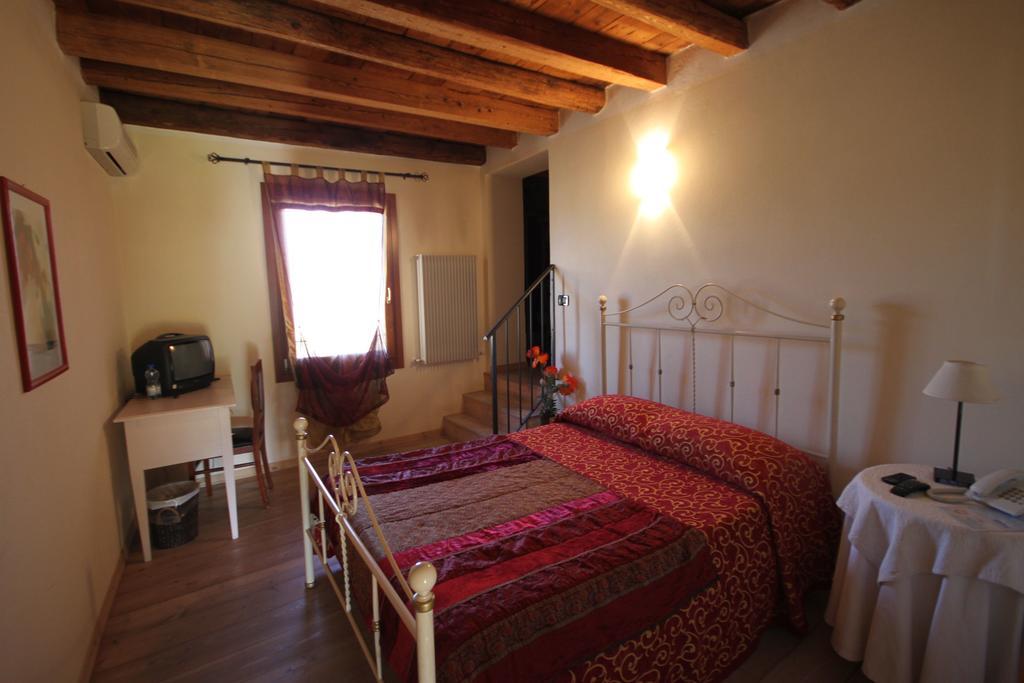 Agriturismo Borgo Tecla Rosà Room photo